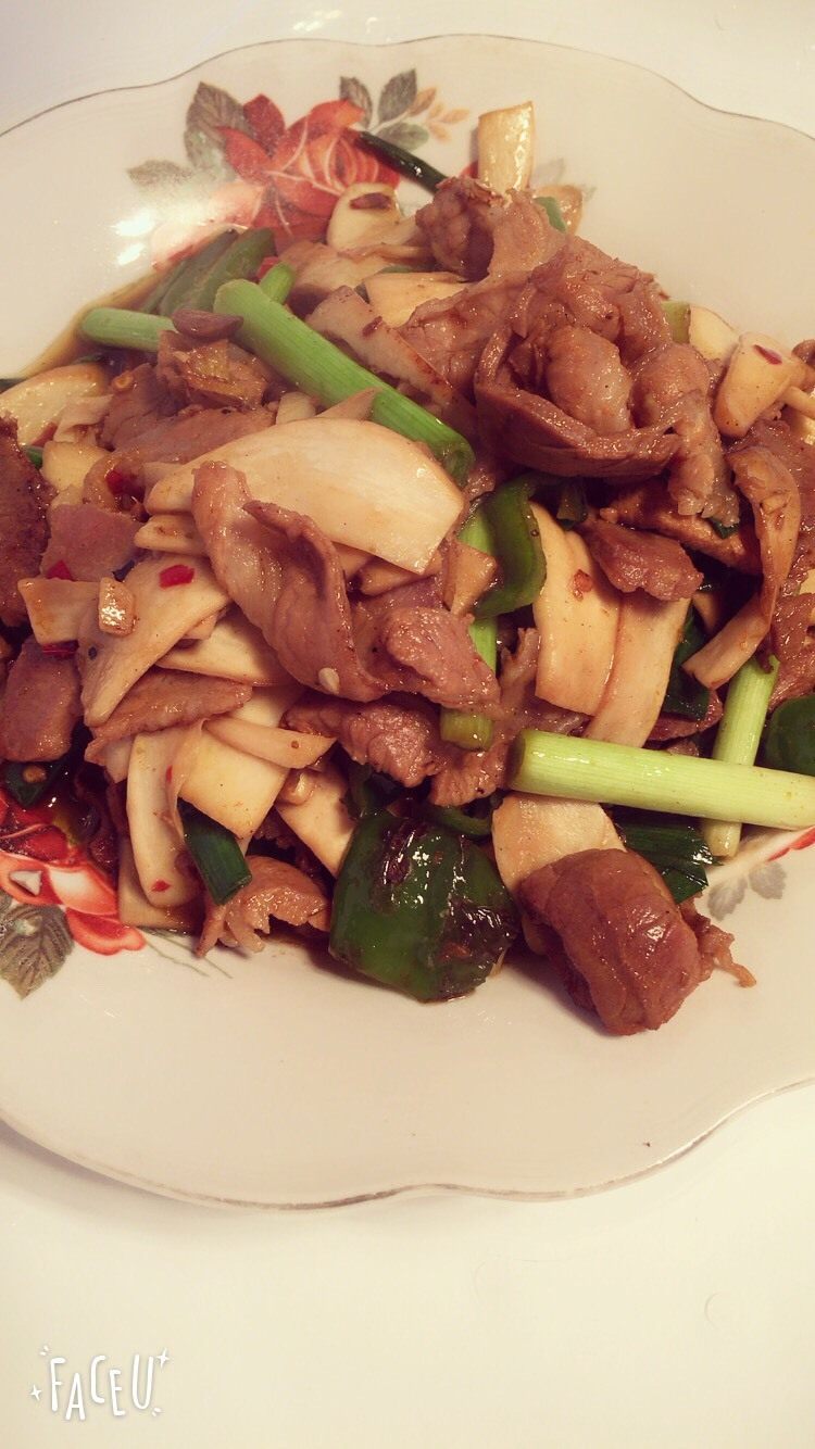 杏鲍菇炒回锅肉