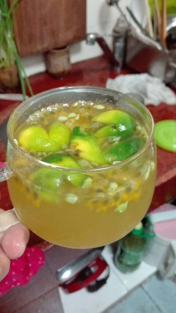 百香葡萄干青柠汁