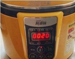 五花肉豆角焖饭,