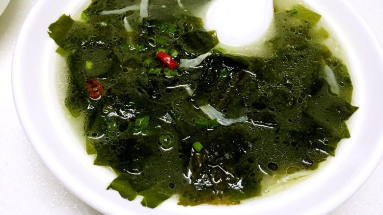 海带银鱼汤#健康美颜餐#,要不要来一碗呢?
