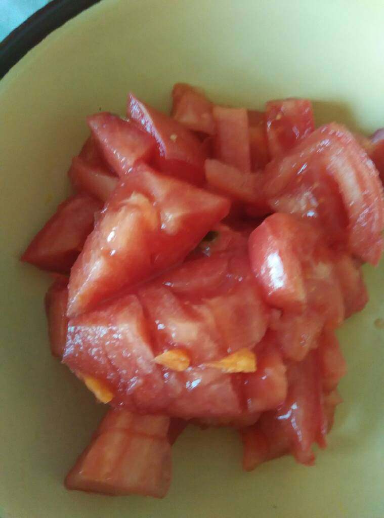 蛋炒饭,西红市切碎