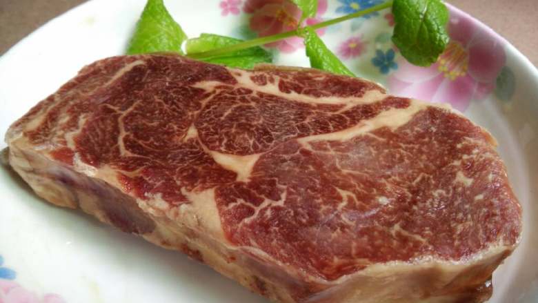 黑椒牛排 #健康美颜餐#,牛排解冻