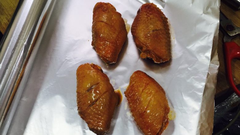新奥尔良秘制烤翅🐔,次日取出,用锡纸包住