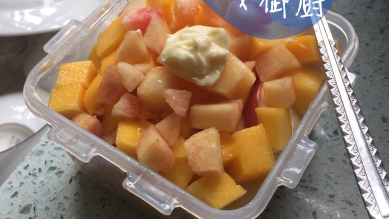 【春】🌺水果沙拉,最上面再加点沙拉酱就完成了