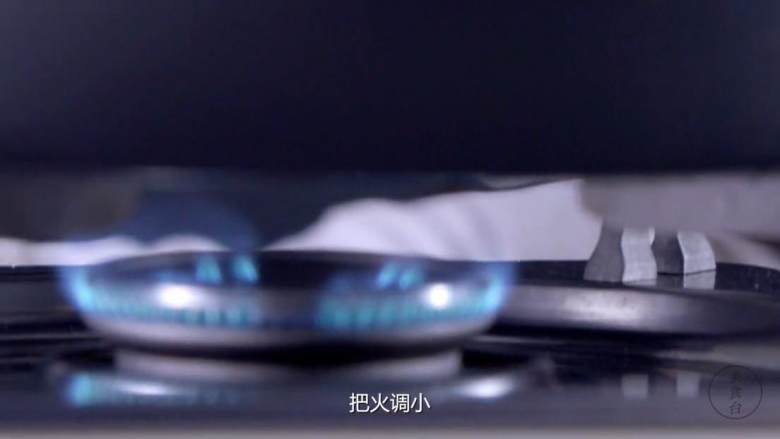 自制咖喱做的鸡肉 秒杀餐馆,加盖小火炖煮10分钟