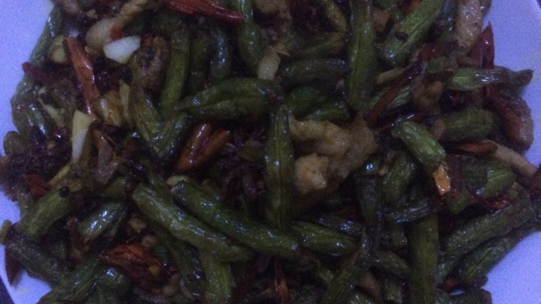 干煸豆角,最后一步出锅