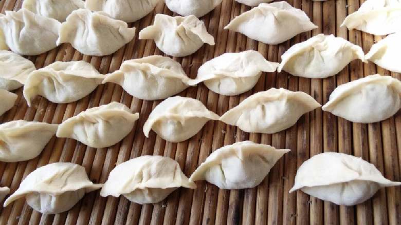 西葫芦饺子#健康美颜餐#,成品 煮熟即可