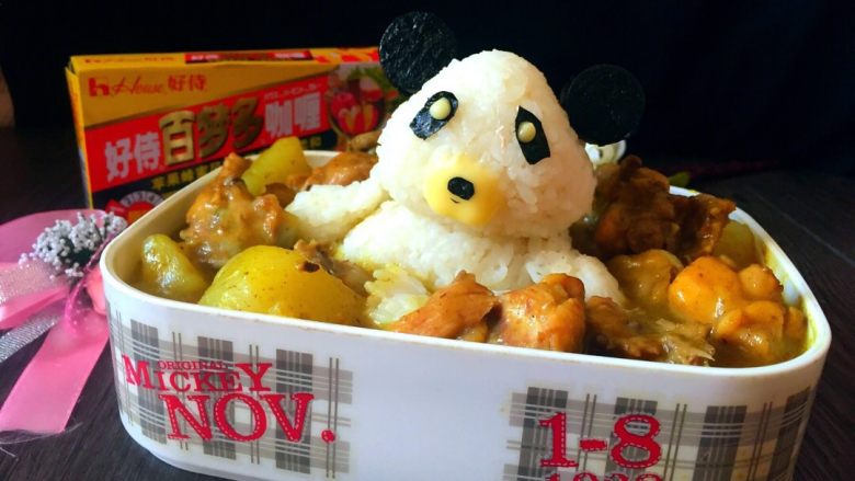 咖喱鸡腿饭～泡澡的熊猫,瞧这舒服劲
色香味俱全
