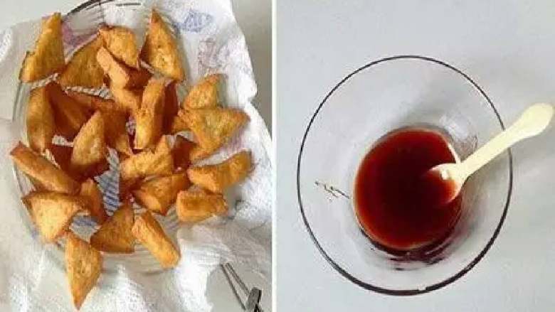 叉烧豆腐,捞出炸好的豆腐角,放在厨房纸上吸油,小碗里先放入<a style='color:red;display:inline-block;' href='/shicai/ 5264'>叉烧酱</a>