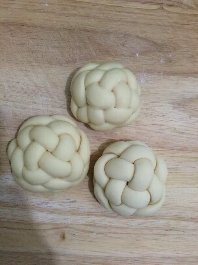 绣球馒头,看着很复杂,上手后很简单的。