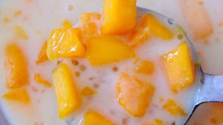 芒果西米露,牛奶热的，冷的都行，看个人喜欢而定