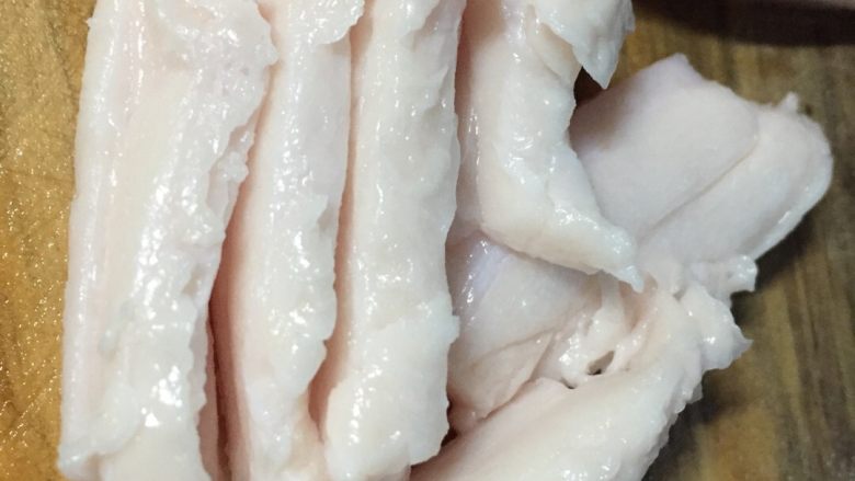 手撕球菜,<a style='color:red;display:inline-block;' href='/shicai/ 940'>肥肉</a>切好，我切的比较大，也可切小粒点