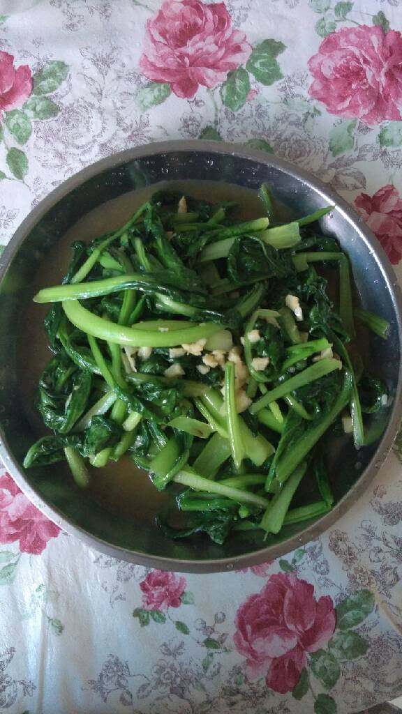 蘑菇炖乌鸡,炒小青菜