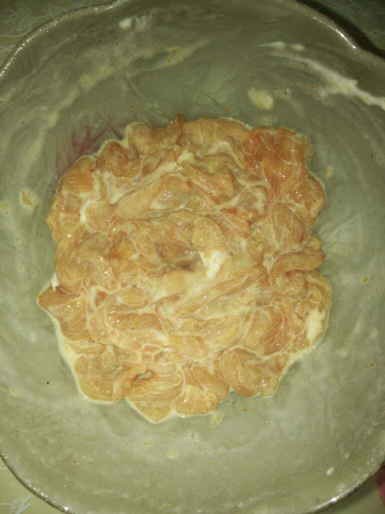 水煮肉片,拌匀要腌1个小时。