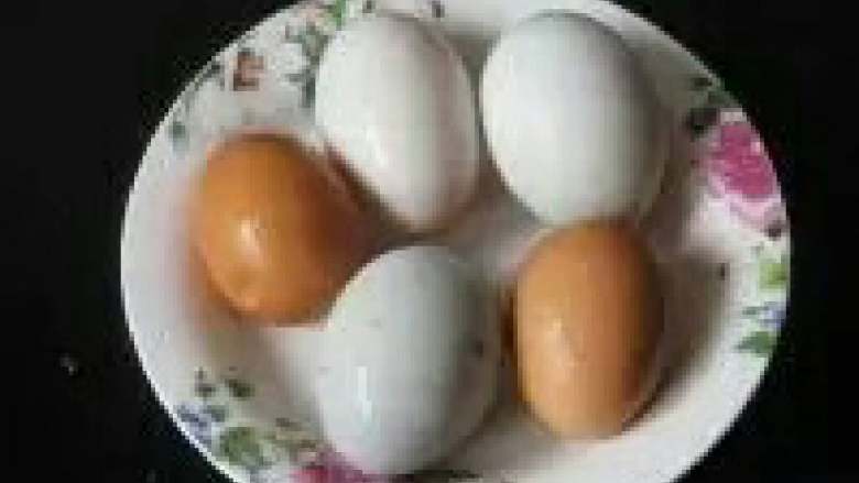 多彩蒸三蛋,准备好食材