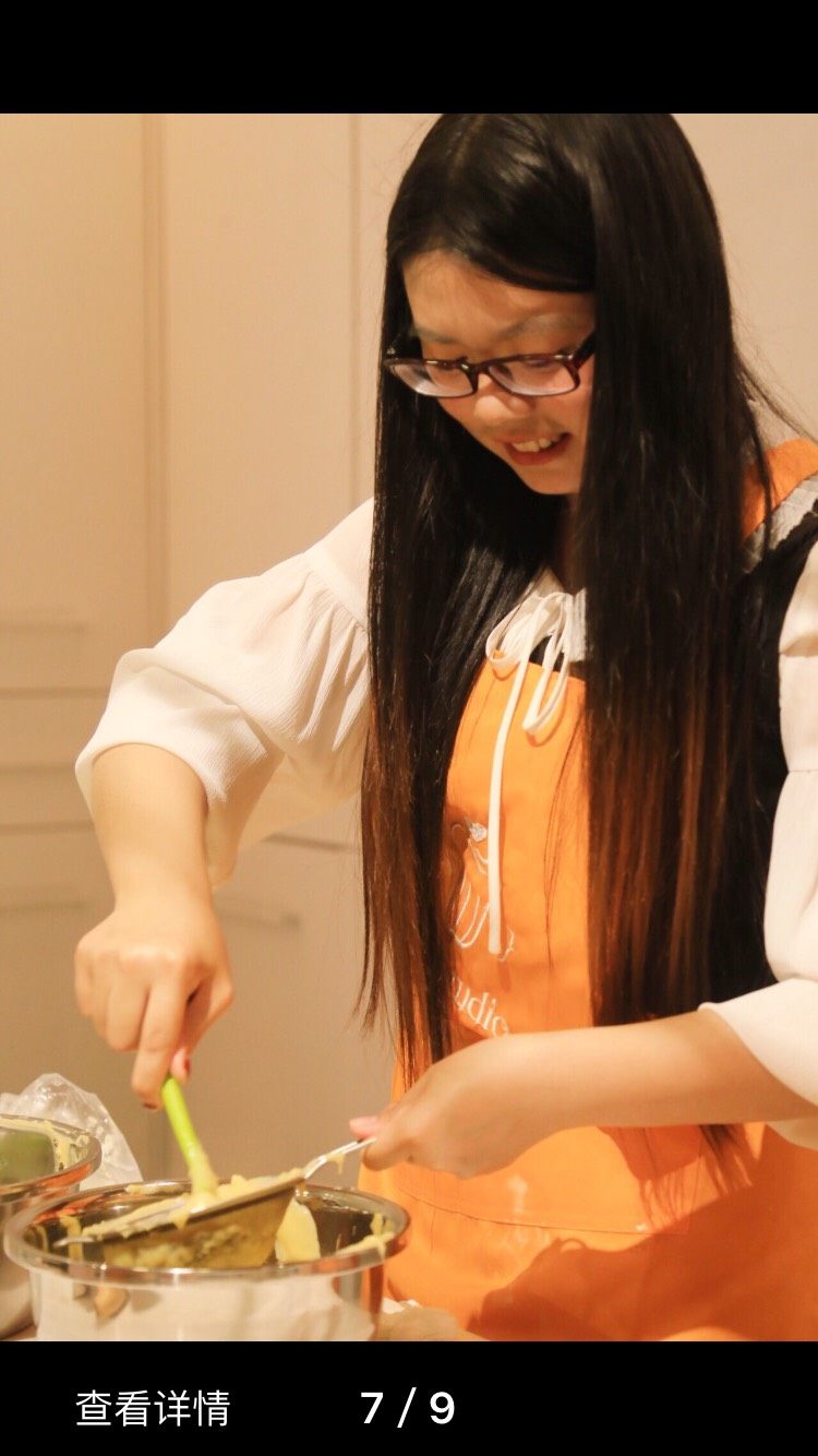 #春日烘焙教室# 草莓塔,努力搅拌
