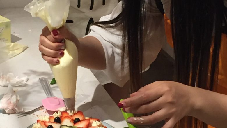 #春日烘焙教室# 草莓塔,裱花