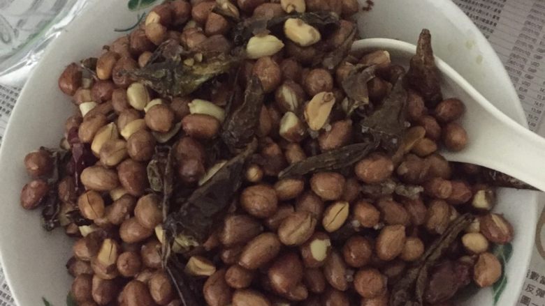 干椒炒花生,美味的花生好了，是不是很简单