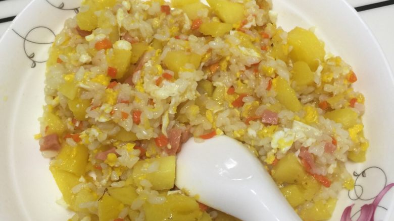 菠萝胡萝卜蛋炒饭