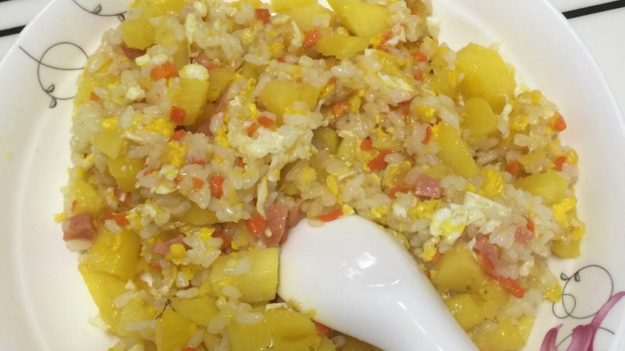 菠萝胡萝卜蛋炒饭