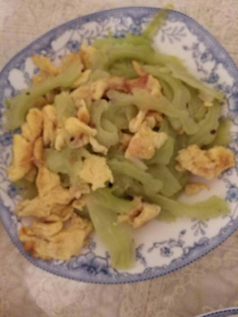 苦瓜炒鸡蛋