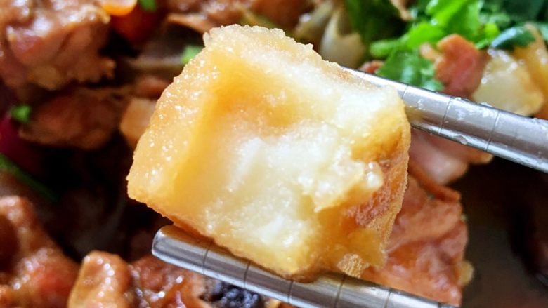 时蔬炖鸡腿,土豆也是绵绵的,总之就是香香!特别喜欢给孩子做这个菜,因为香😂!其实是因为这样做可以让她吃下去很多菜😬!
