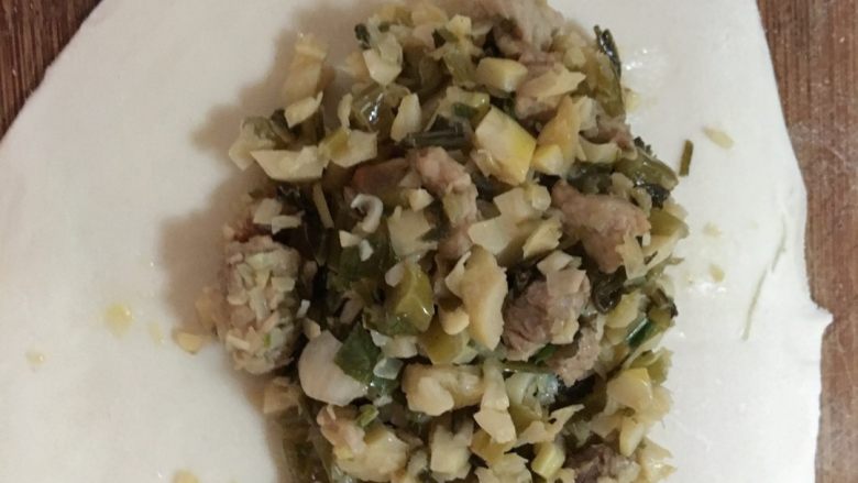 撅撅馃,皮擀薄入馅