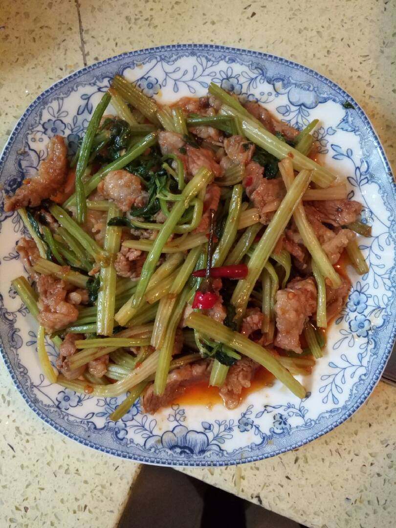 芹菜炒肉丝