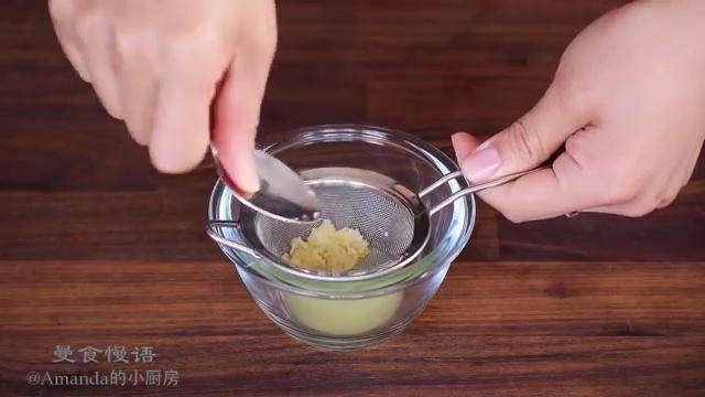 照烧三文鱼,<a style='color:red;display:inline-block;' href='/shicai/ 37'>姜</a>磨成<a style='color:red;display:inline-block;' href='/shicai/ 37'>姜</a>泥，过滤
