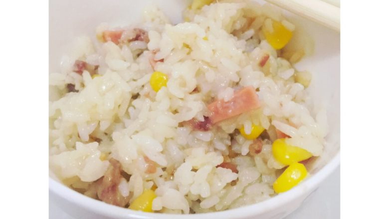 玉米香肠火腿饭（超简单）
