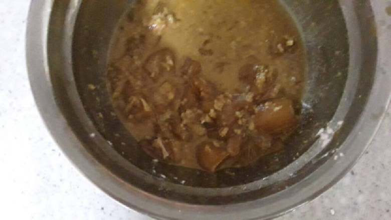 鸡米花烤箱版,所有材料放一起,加油,淀粉鸡蛋搅拌,腌制30分钟