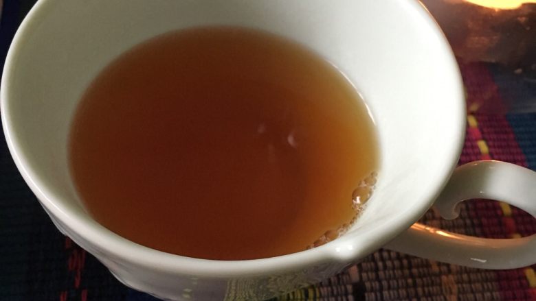 多功能水果红茶,成品就是这样,可以加点蜂蜜。
放了益母草红糖的就不要放蜂蜜了。