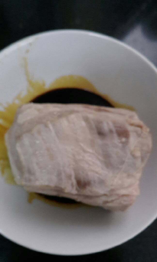 扣肉,沾老抽