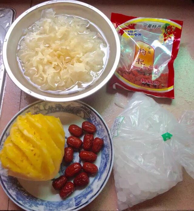 菠萝银耳羹,,