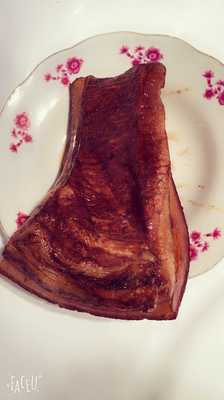 梅菜扣肉,如图