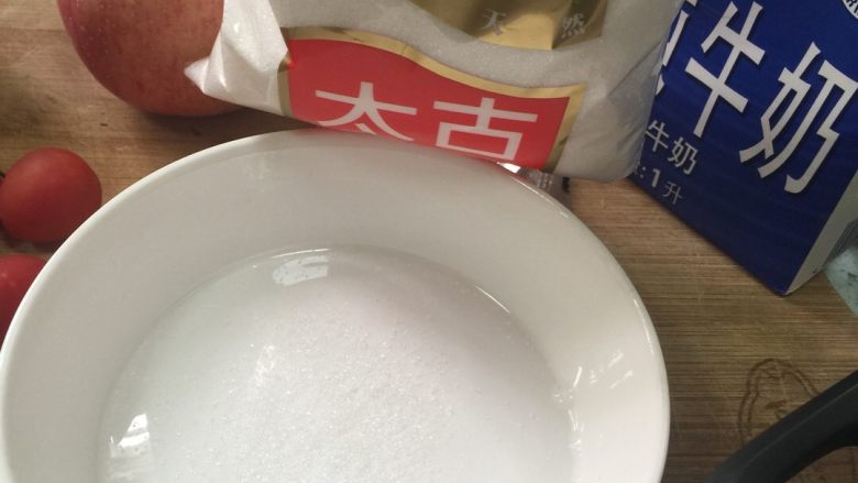 🍹夏·思慕雪杯Smoothies,倒少许<a style='color:red;display:inline-block;' href='/shicai/ 869'>白砂糖</a>