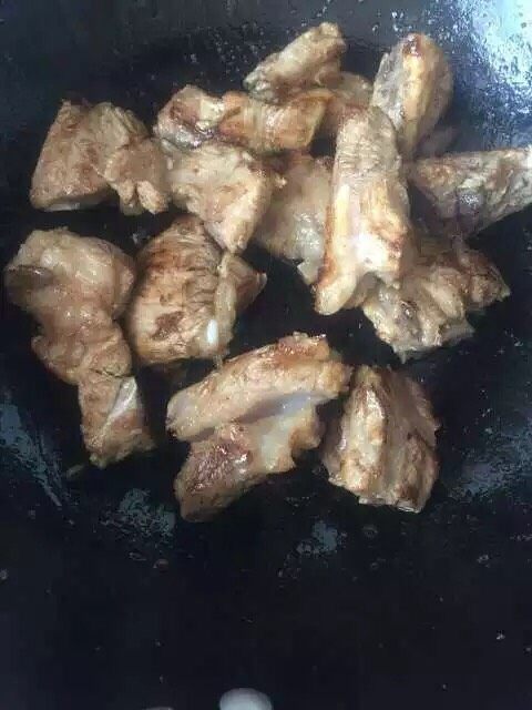 红烧排骨豆角,这样差不多啦