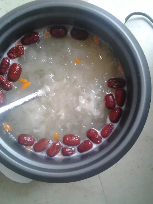 银耳羹