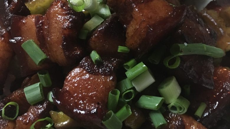 苦瓜红烧肉,苦瓜耙后就可以调味起锅了,