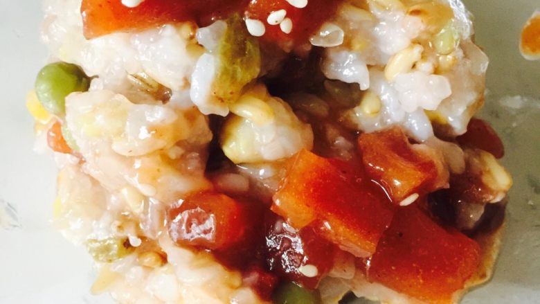 八宝饭,食用时可加入蜂蜜