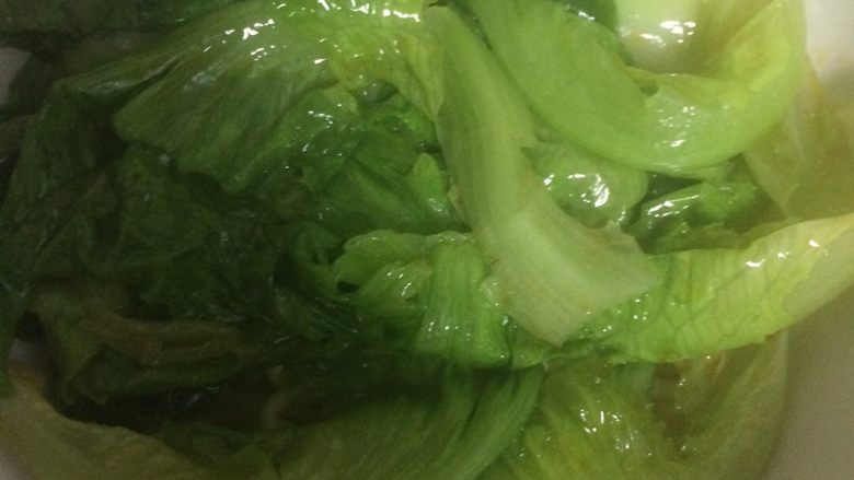 水煮肉,生菜也烫一下，这就是第三层了