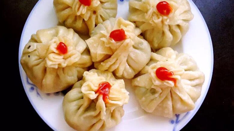 荠菜猪肉馅花包