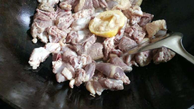 Lemon Duck,将鸭倒进窝里，爆炒！