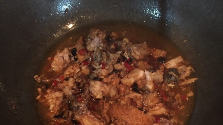 剁椒鲢子鱼🐠,最后收汁入味，可以把鱼肉适当用铲子弄碎一点，更入味，不过卖相可能不太好😂