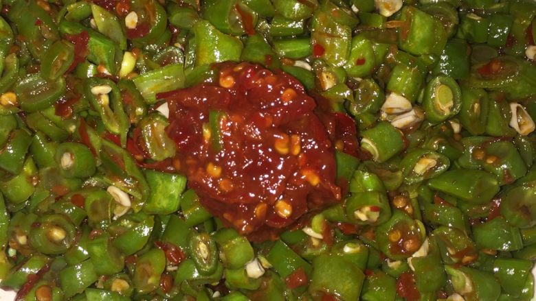 豆拌豆,起锅盛盘