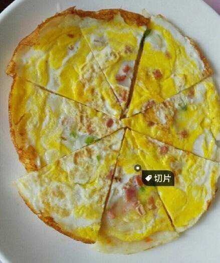 鸡蛋火腿饼,带熟了之后起锅切片