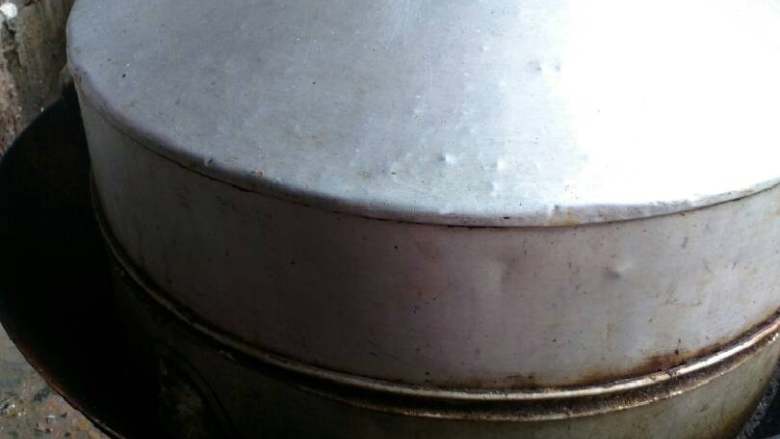 剁椒鱼头,最后一步,上锅蒸15分钟。