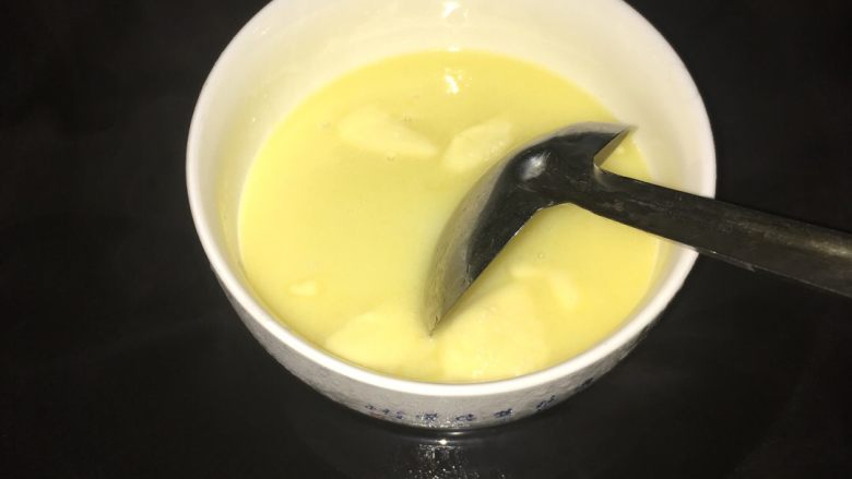 葡式蛋挞, 放入热水中让糖和黄油融化