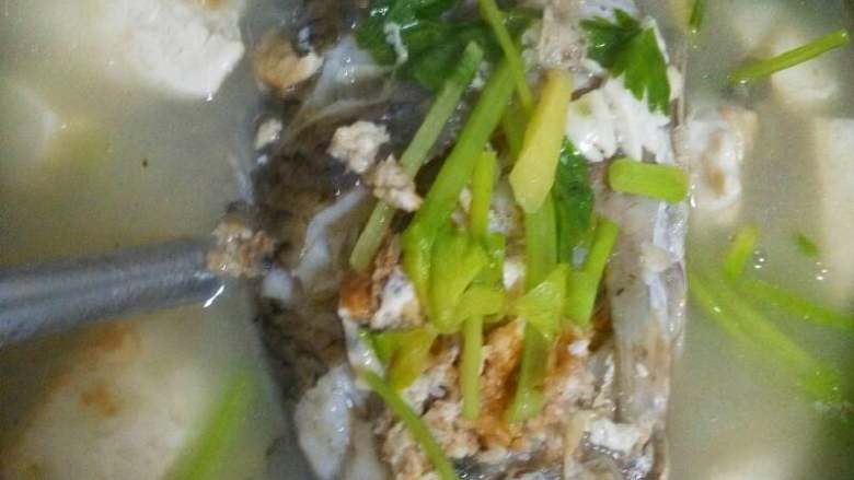鲫鱼豆腐汤,一碗浓汤出锅了,太美味了。