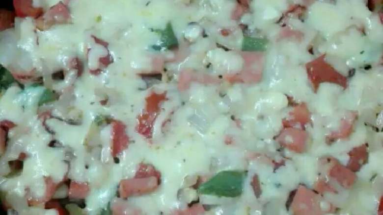 果蔬披萨,预热烤箱，180度15分钟